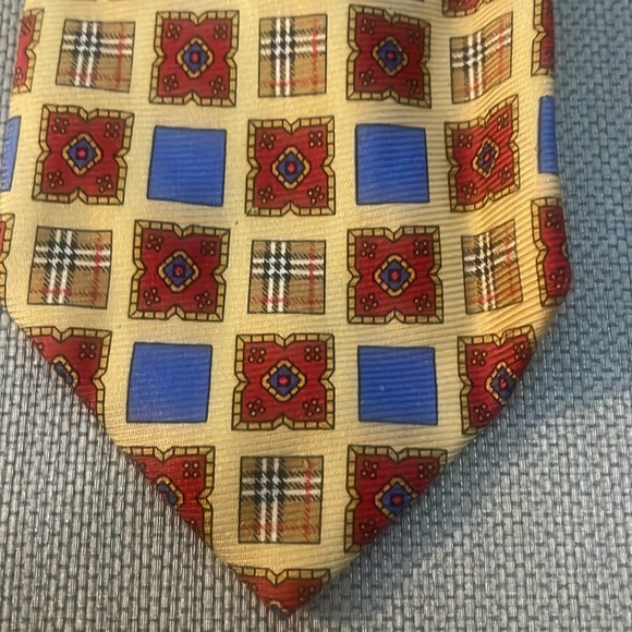 Vintage Burberry’s s Printed Nova Plaid Silk Tie - Picture 5 of 10